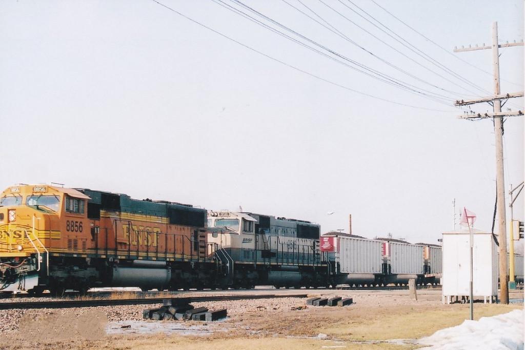 BNSF 8856 East